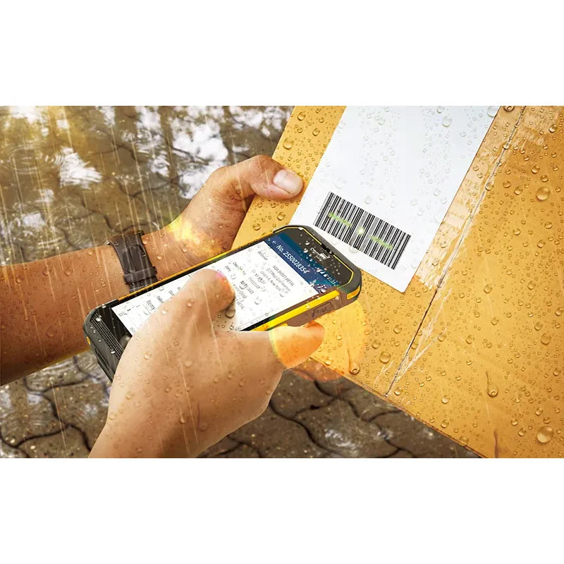 CipherLab RS36 Android touch mobile computer, Wi-Fi + 4G LTE, 2D imager (SE5500) (AS36E4AF4EUG1) – scanning a barcode