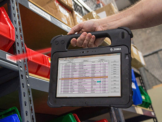 Zebra L10 rugged tablet, Windows 10 Pro, Wi-Fi only (RSL10-LSV2X2W4S0X0X0) – in use in a warehouse